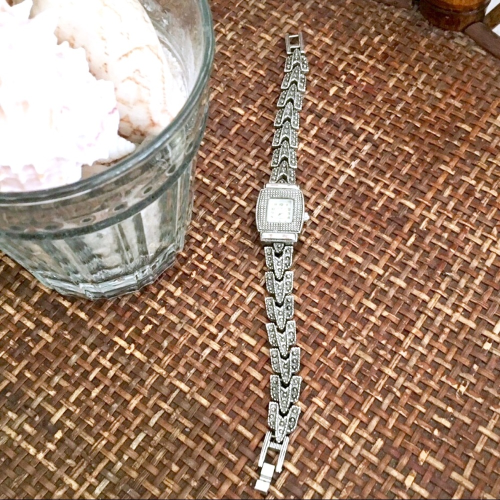 🎀5/$25🎀 GRAMERCY Antique Style Silver Watch